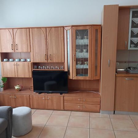 Apartman Mara Laurana Esterno foto