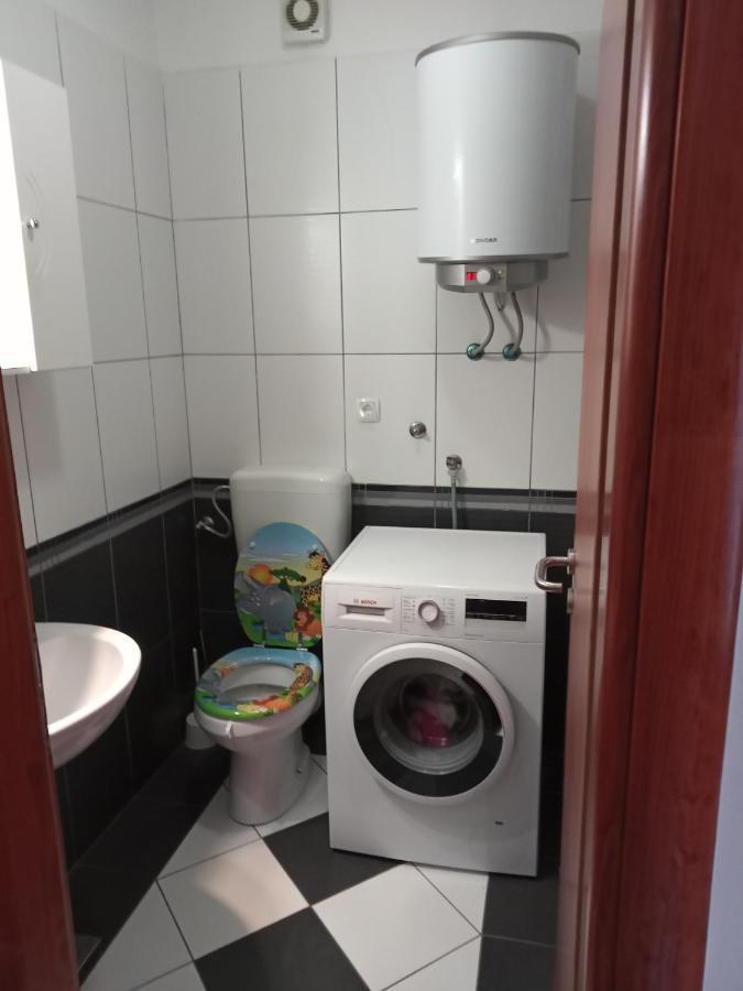 Apartman Mara Laurana Esterno foto