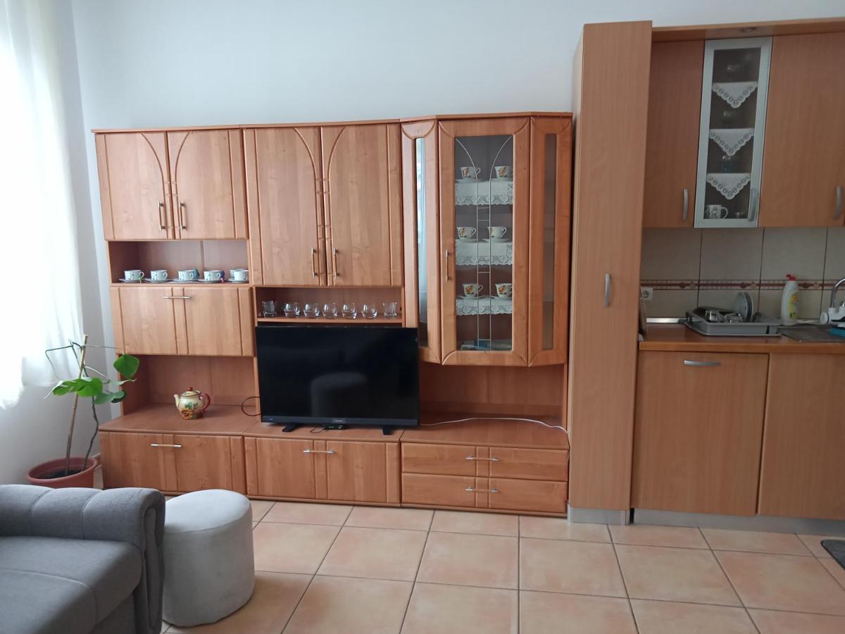 Apartman Mara Laurana Esterno foto