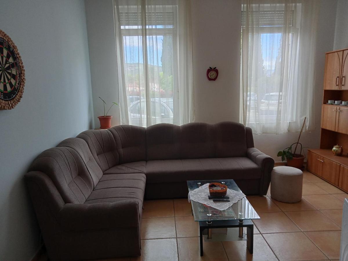 Apartman Mara Laurana Esterno foto