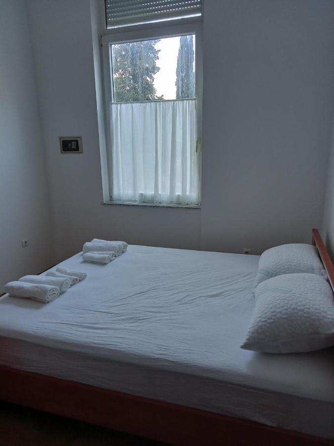 Apartman Mara Laurana Esterno foto